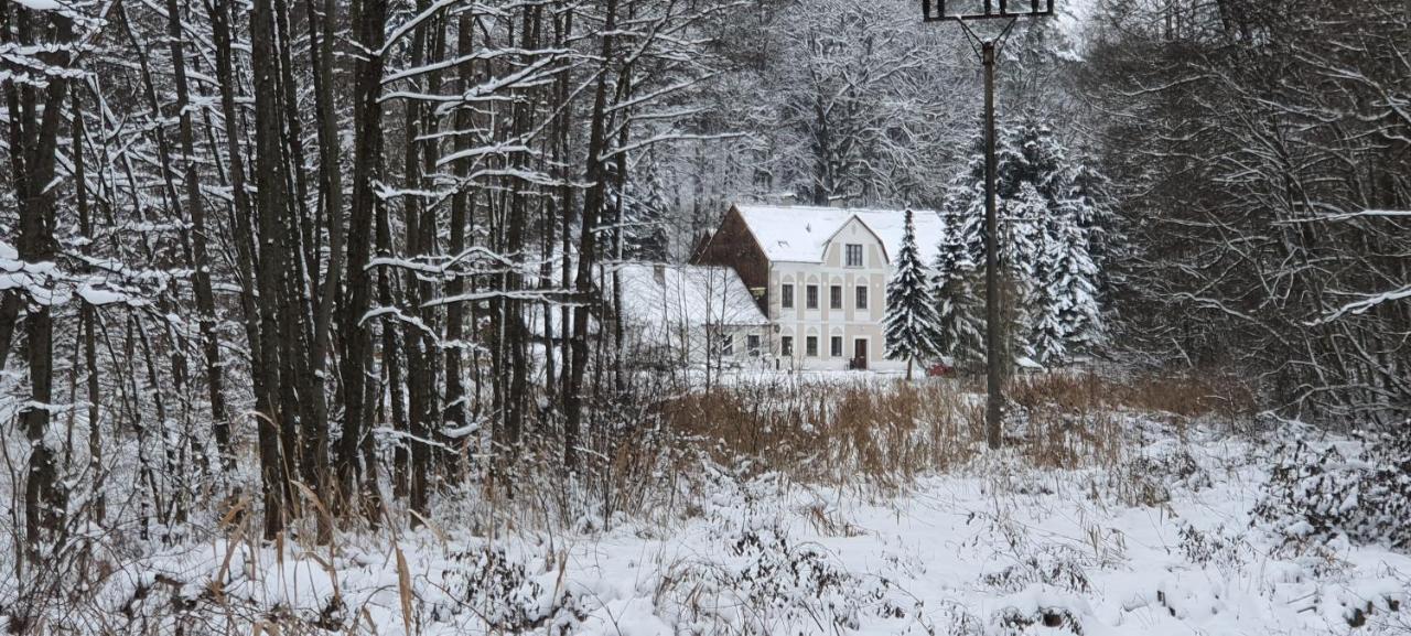 Penzion Pod Houskou Blatce Exterior foto